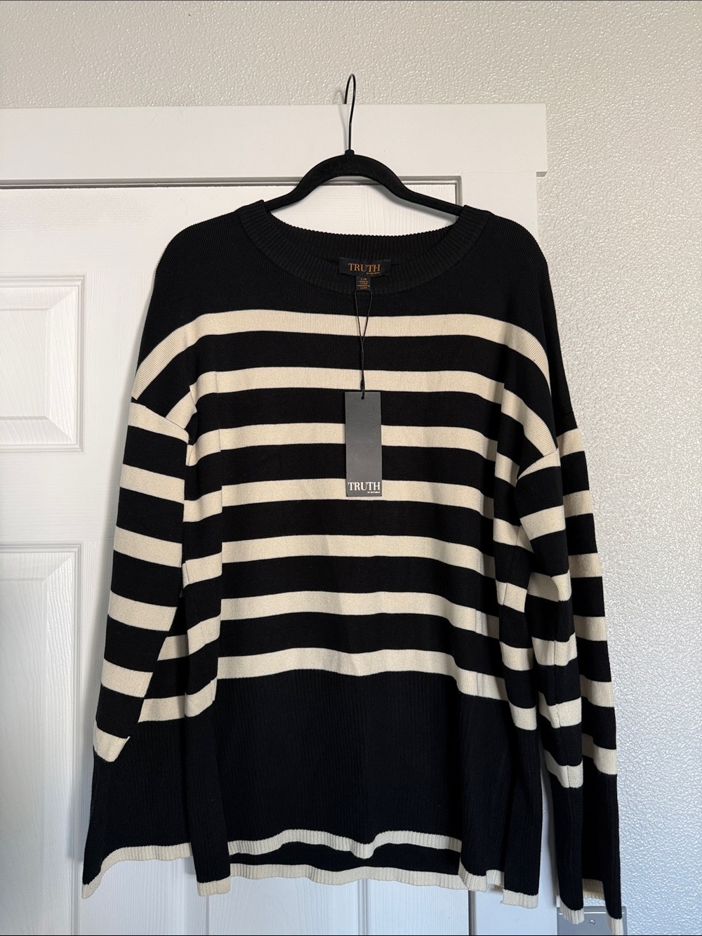 NWT Truth Black & Cream Striped Crewneck Sweater  Womens size L